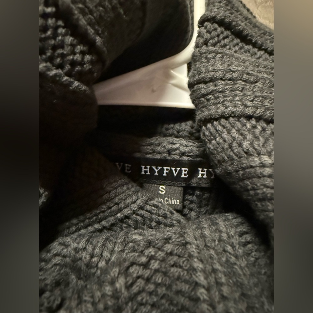 HYFVE Charcoal Cable Knit Cropped Turtleneck Sweater - Picture 3 of 3